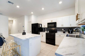 Beautiful and Cozy 3- bedroom townhouse